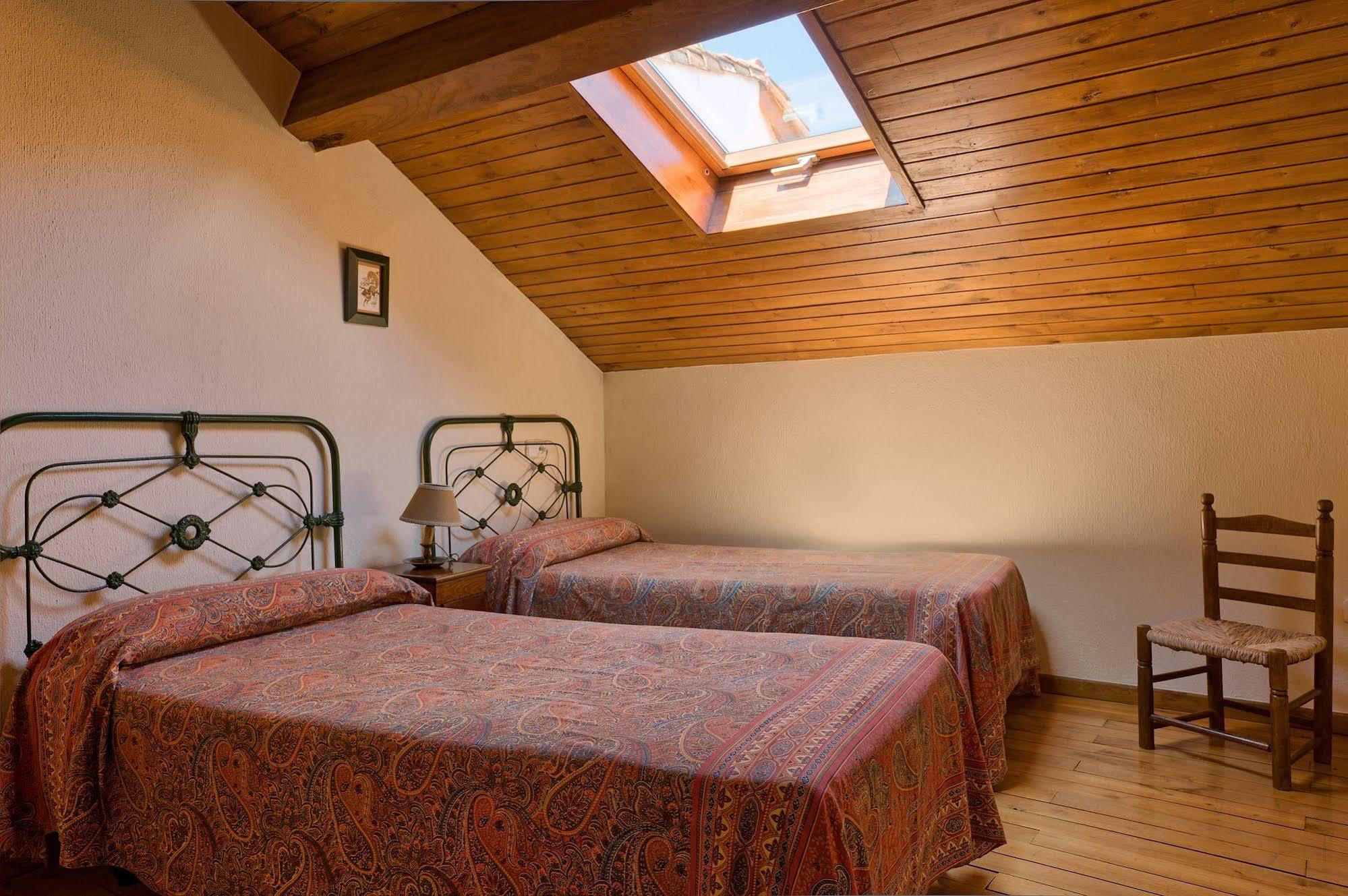 Casas Rurales El Llugaron Miravalles Ngoại thất bức ảnh