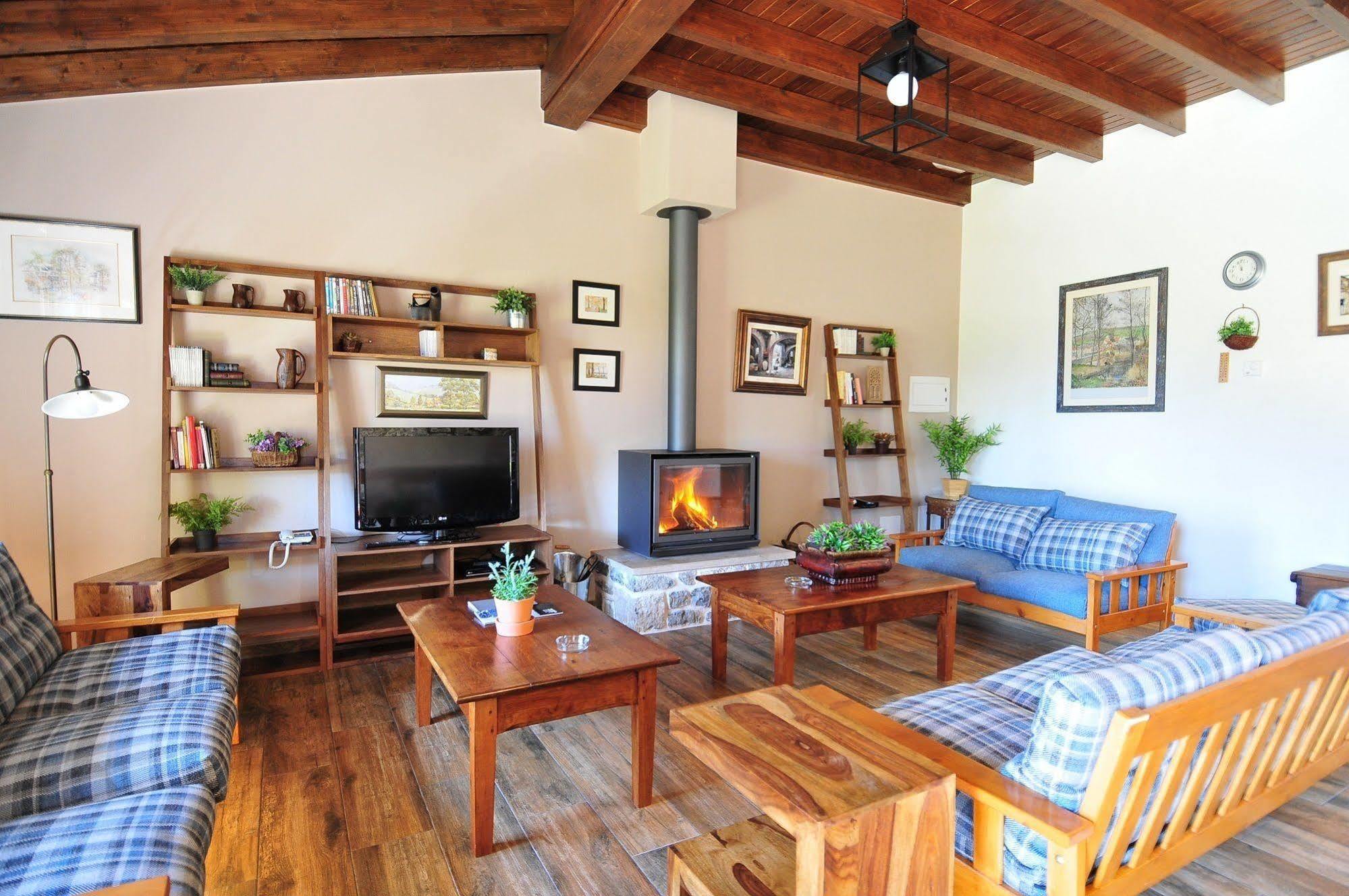 Casas Rurales El Llugaron Miravalles Ngoại thất bức ảnh